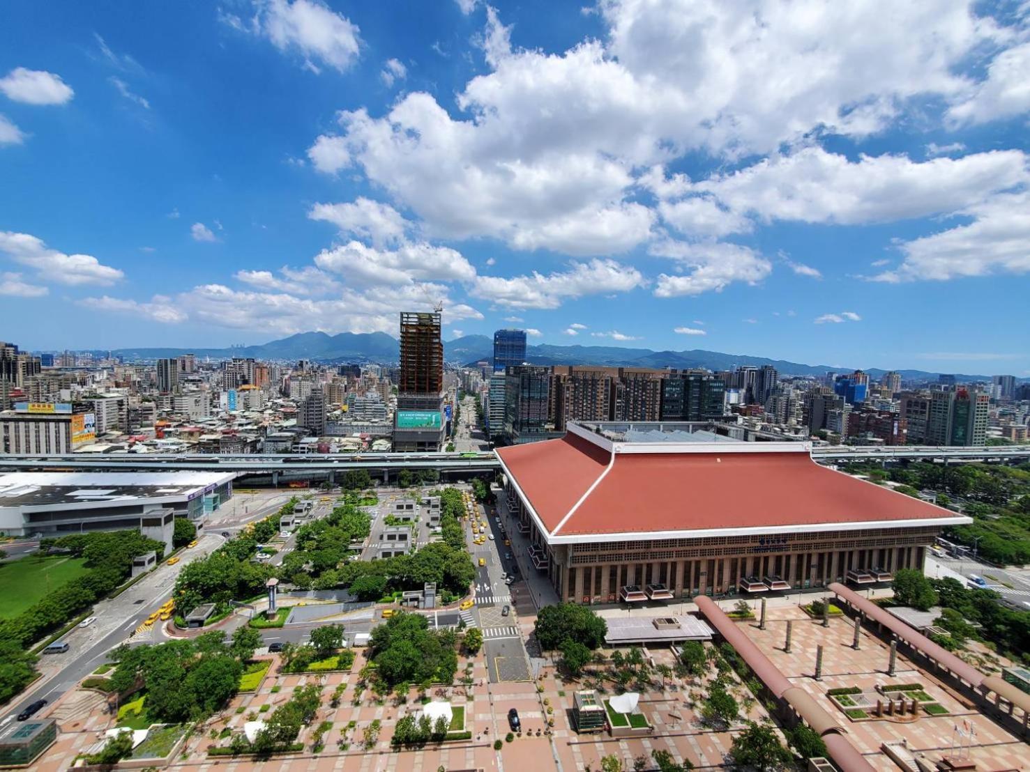 Sky19 Hotel Taipei Exterior photo